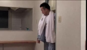 レイプされるも声を押し殺して受け入れた淫乱人妻ｗ人妻レイプのエロ動画