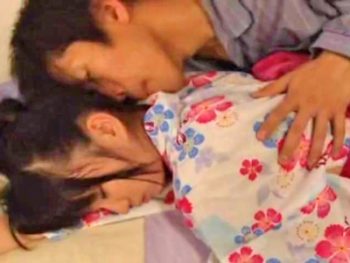 おばあちゃんの住む田舎で兄に夜這いされた妹美少女妹近親相姦の無料アダルト動画