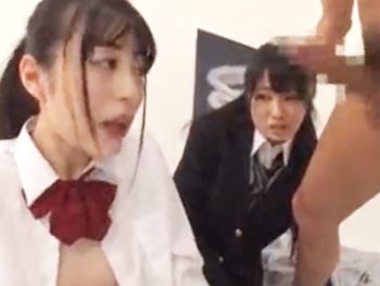 再婚してできた可愛いJK姉妹を並べて無理やり近親3Pセックスｗ女子校生美少女イラマチオレイプ近親相姦3Pのエロ動画