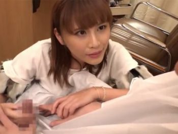 好みのイケメンを誘惑してチンポに勝手に奉仕しまくる痴女お姉さんお姉さん痴女のエロ動画