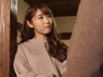 田舎の中年おやじ達をからかい半分で痴女って大乱交を始めるビッチギャルギャル痴女フェラ手コキぶっかけ乱交のアダルト動画