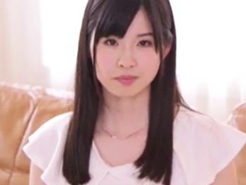 Hカップの元着エロアイドルが恥じらいと水着を脱ぎ捨て本番解禁パコ巨乳美少女水着顔射のアダルト動画