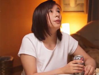 親戚のお姉さんに興奮しちゃった童貞が我慢できずに…。巨乳お姉さんフェラ手コキの無料アダルト動画