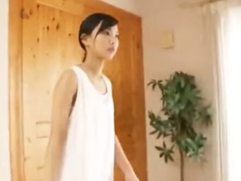 清楚な美少女が初対面の男とガチSEXに赤面！照れながらも感じてしまう…美少女顔射のエッチ動画