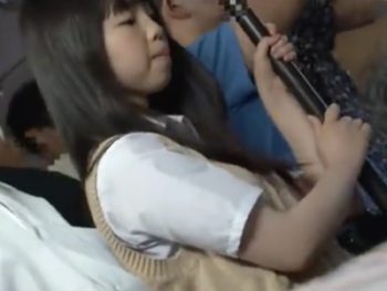 痴漢が怖くて助けも呼べず最後までされちゃったJK女子校生美少女痴漢のアダルト動画