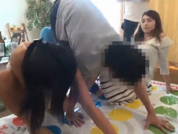 ガチのヤリサー部屋で乱交パコ！ツイスターゲームから乱交ハメ撮りに発展ｗ巨乳素人ギャルハメ撮り乱交のエロ動画