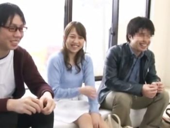 猛アタックでやっと手に入れた美少女彼女が童貞な友達のチンポに感じて中出しされる！素人美少女中出し盗撮のアダルトエロ動画