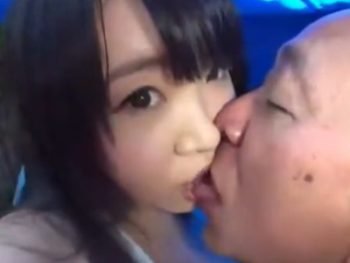 キモジジイとの中出しセックスを楽しんじゃう巨乳娘ｗ巨乳お姉さん中出しのアダルト動画