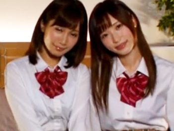 制服コスの可愛すぎる美少女たちとハーレム3P女子校生美少女顔射3Pのアダルト動画