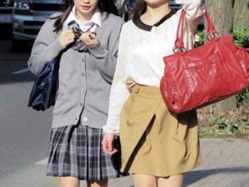 街行く仲良し母娘を拉致監禁！鬼畜の輪姦レイプで一緒に犯されちゃうヤバイやつｗ女子校生美少女中出しレイプ乱交のAV無料動画