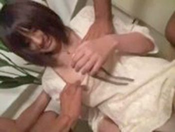 体操着ブルマの女が激しい手マンに絶叫→顔射ファック巨乳美少女顔射3Pのエロ動画