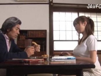 夫のチンポで満足できず義父と禁断SEXする人妻の浜崎りお巨乳痴女人妻フェラ浜崎りおのセック...