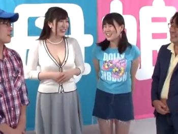 両親そして娘・息子で絶頂を合わせるというトンデモ近親相姦企画！巨乳素人人妻近親相姦乱交のアダルトエロ動画