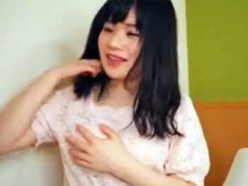 経験人数一人の初心で恥ずかしがり屋な巨乳JDと中出しハメ撮り！巨乳素人美少女ハメ撮りのアダルト動画