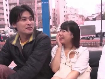 彼氏持ちの素人達ばかり狙って…目の前で寝取るMM号巨乳素人ナンパのアダルト動画