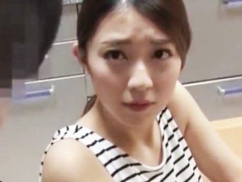 同窓会に参加して泥酔してしまい寝取られて中出しキメられる不貞妻人妻中出しのAVエロ動画