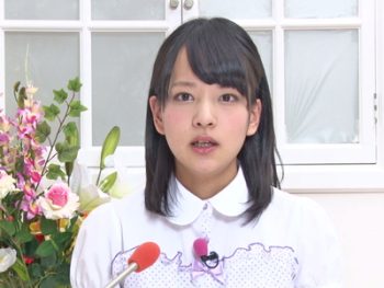 童顔系アナウンサーがニュースを読みながら手コキ＆フェラでゴックン連発！美少女フェラ手コキあべみかこのアダルトエロ動画