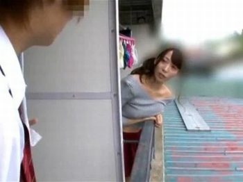 アパートの隣に住む綺麗なお姉さん！思春期ボーイが暴発ぶっかけパコ巨乳お姉さん痴女のアダルト動画