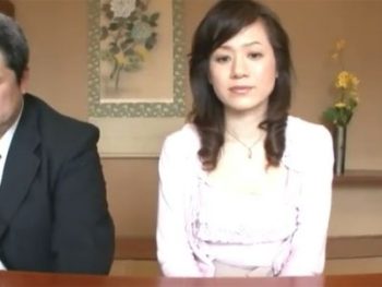 欲求不満な熟女妻が数年ぶりの生チンポに完堕ちアクメ巨乳人妻熟女中出しのエッチな動画