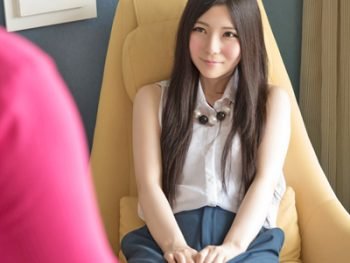 気持ちよさそうな男に自らも嬉しそうに感じるイチャラブSEX巨乳美少女のエロ動画