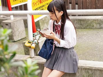 ツンツンしてるJKが生ハメの快楽の虜になって涙目おねだり！女子校生美少女パイパン中出しあべみかこのエロ動画