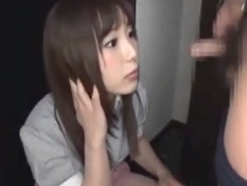 笑顔が可愛いデリヘル嬢を自宅に呼び込みたっぷり中出し！巨乳美少女中出しの無料AV