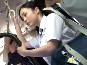 巨乳ボインな夏服JKがバス痴漢→両手に納まりきらない爆乳を後ろから鷲掴みにされて悶絶バック！巨乳女子校生レイプ痴漢のアダルト無料動画