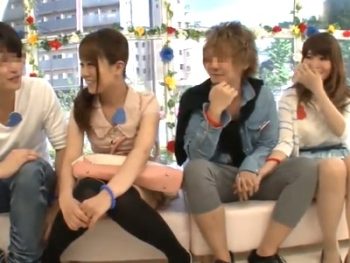 奇跡のスワッピング！どっちも可愛い彼女を交換して裏山パコ！素人美少女ギャルのAV無料動画