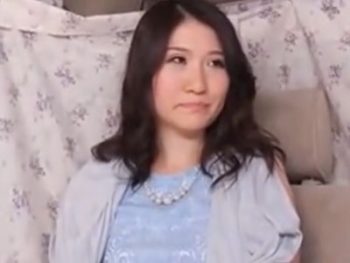 取材だと騙された素人熟女妻が初対面男に中出しされて強制イキ素人人妻熟女中出しのアダルト動画