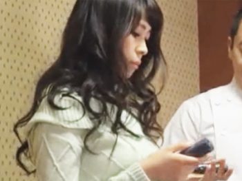 どすけべマッサージ師のテクで発情！巨乳妻がチンポにしゃぶりつき中出し不倫ｗ巨乳人妻中出し盗撮マッサージのエロ動画