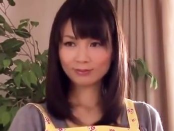 性欲を抑え切れない美人若妻が義父チンポと近親相姦ファック痴女人妻近親相姦のアダルト動画