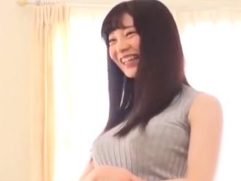 アイドル顔で爆乳の奇跡の20歳美少女沙月とわちゃんの快楽パコ巨乳美少女デビュー作のアダルト動画