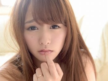 日本を代表する人妻女優の集大成！どんな男も納得させてきた中出しOKな豊満ボディお姉さん痴女人妻中出し白石茉莉奈のアダルト動画