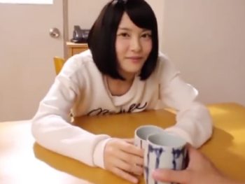 発育しすぎな爆乳妹を両親がいない間に生パコ近親相姦！巨乳美少女妹近親相姦松岡ちなの無料セックス動画