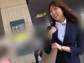 長い髪の毛が一際男を引き寄せる美人OLナンパ→営業途中のお姉さんをホテルに連れ込んで枕営業ｗ巨乳OLハメ撮りナンパのアダルト無料動画