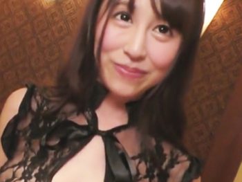 これで人妻？ってくらい綺麗な奥様と不倫デートでハメまくり！巨乳人妻顔射ハメ撮りのエロ動画