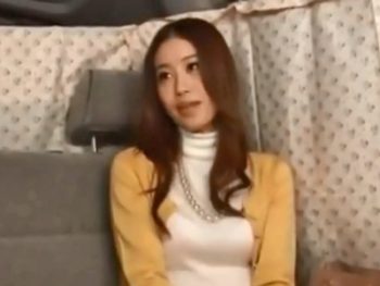 興味本位でインタビューに答えたら中出しされちゃった素人妻巨乳素人人妻中出しナンパの無料エロ動画