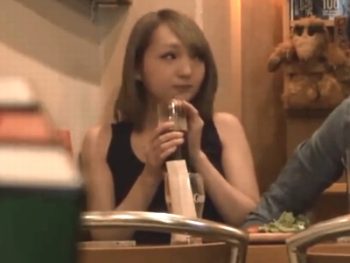 クラブで知り合ったギャルとホテルで生々しいハメ撮り素人ギャル中出しハメ撮りのアダルト動画