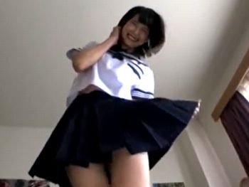 色白童顔な極上素人にマイクロビキニを着させて痙攣パコ女子校生美少女水着のエロ動画