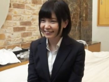 可愛い後輩OLの反応と締りが良すぎて休憩なしの二連続中出しｗ美少女OL中出し盗撮のエロ動画