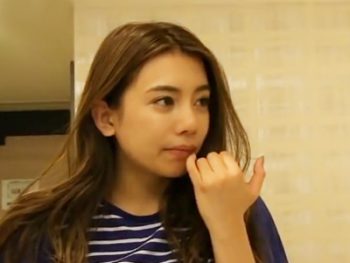 素股からの無許可挿入でばっちりハメられるハーフ美女お姉さんハーフハメ撮りナンパのエロ動画