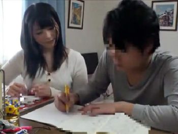 家庭教師のお姉さんが思春期男に強引に押し倒され強引生中出しで悶絶お姉さん家庭教師中出し上原...