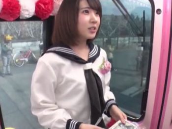 童顔系美少女が企画で勃起チンポを手コキ抜き女子校生美少女手コキのアダルトSEX動画