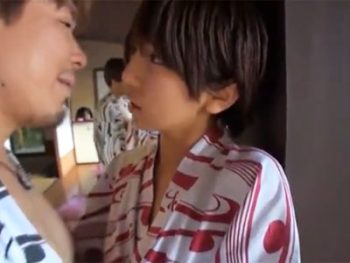 アイドル級の可愛さを持つスレンダー美少女が和装姿でのハメでイキ顔披露美少女顔射の無料AV動画