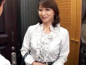 フェロモンムンムンのおばさん家庭教師が教え子と勉強そっちのけで中出しパコｗ巨乳痴女家庭教師...