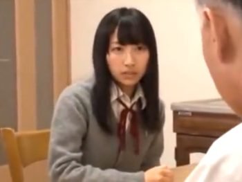 嫁の連れ子のJK姉妹とパコ三昧なハゲ親父女子校生美少女痴女中出し近親相姦のアダルト動画