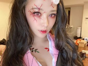 鬼滅の刃の竈門禰豆子のコスプレをした渚みつきvsてんちむ、どっちが似合う？美少女コスプレ渚みつきのエロ動画