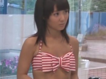 真夏の海でナンパした素人マンコにザーメン中出し素人ギャル水着中出しナンパのアダルト動画