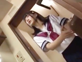 JKの前でイキナリちんぽこ出して襲う業者ｗ巨乳女子校生レイプのアダルト動画