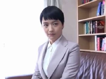 変態男の手によって催眠術にかけられ眠ってしまいレイプされてしまうショトカ美女お姉さんOLレイプの無料セックス動画